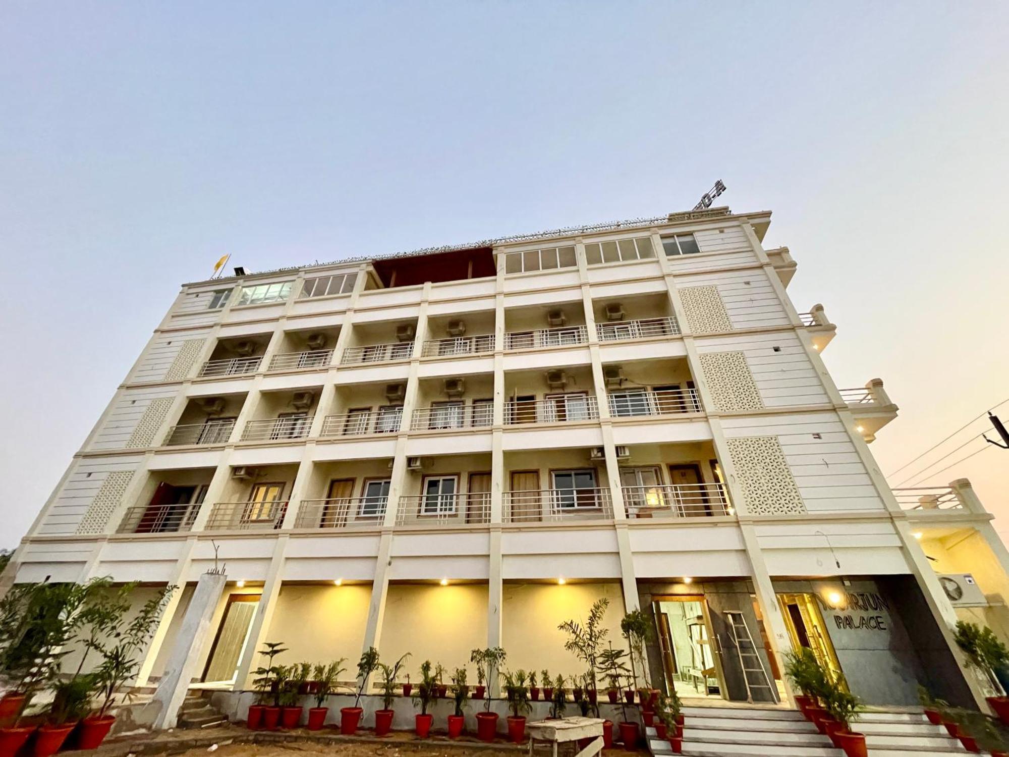Hotel A One ! Puri, Breakfast Included- Swimming-Pool, Near Sea-Beach-And-Temple, Fully-Air-Conditioned-Hotel With-Lift-And-Parking-Facility - 1 Exterior photo