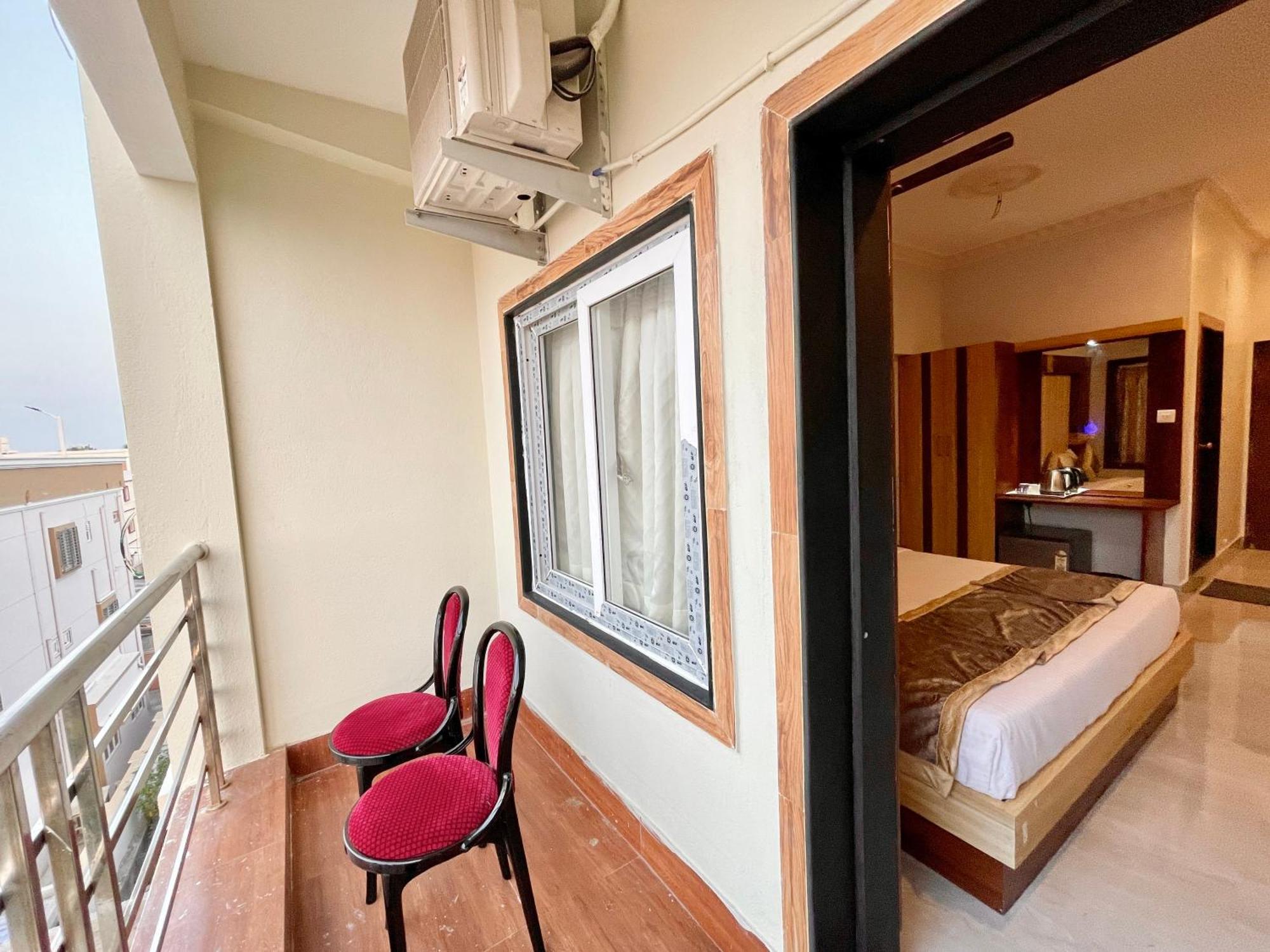 Hotel A One ! Puri, Breakfast Included- Swimming-Pool, Near Sea-Beach-And-Temple, Fully-Air-Conditioned-Hotel With-Lift-And-Parking-Facility - 1 Exterior photo