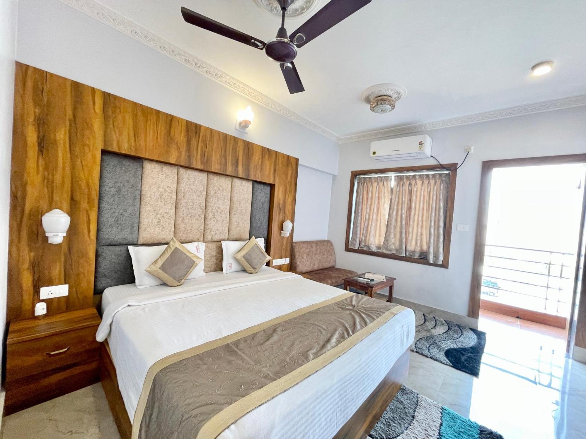 Hotel A One ! Puri, Breakfast Included- Swimming-Pool, Near Sea-Beach-And-Temple, Fully-Air-Conditioned-Hotel With-Lift-And-Parking-Facility - 1 Exterior photo