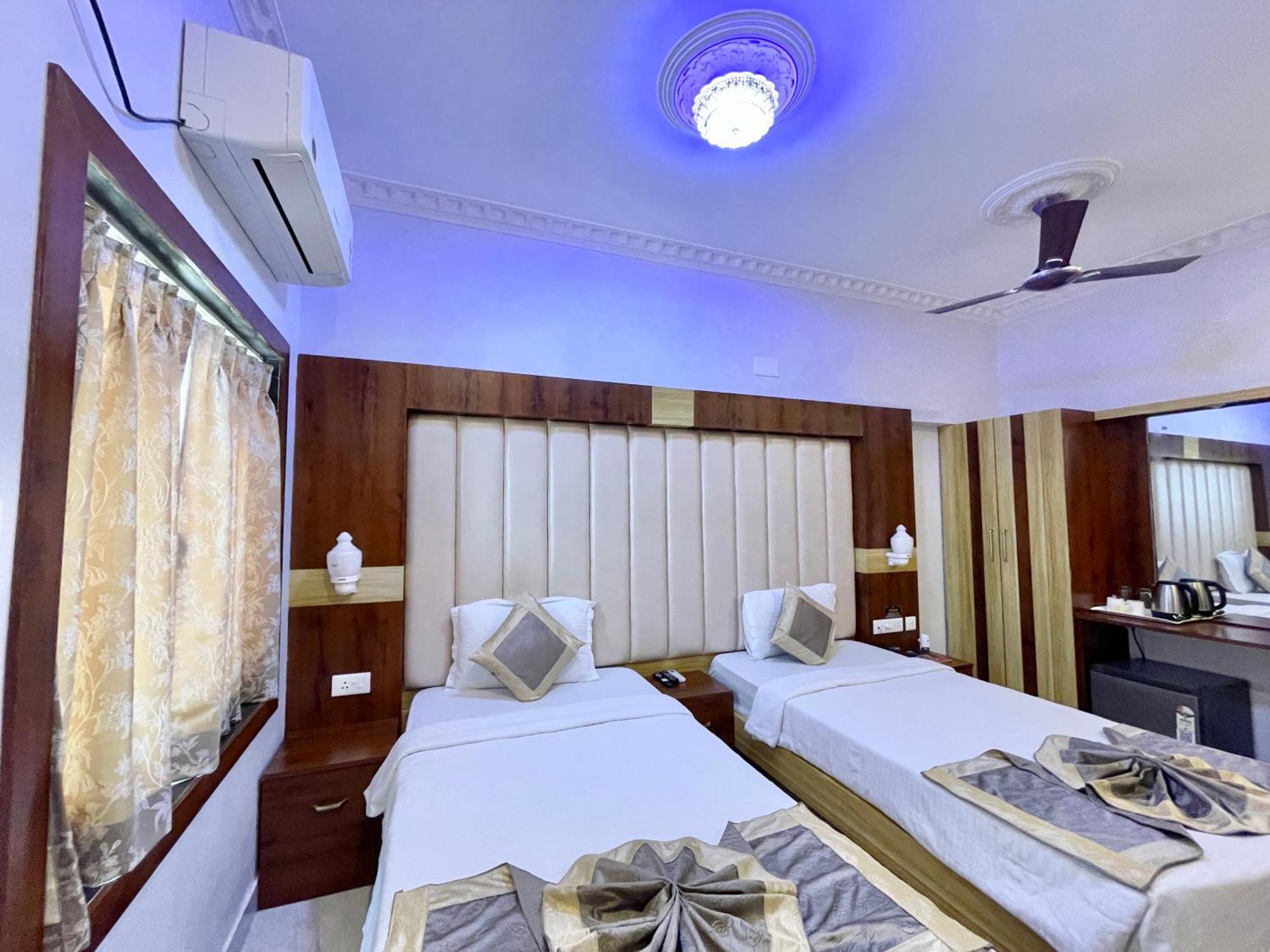 Hotel A One ! Puri, Breakfast Included- Swimming-Pool, Near Sea-Beach-And-Temple, Fully-Air-Conditioned-Hotel With-Lift-And-Parking-Facility - 1 Exterior photo